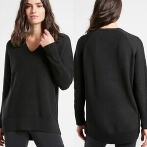 Athleta Hanover Refined V-Neck Sweater Women’s XS Black Merino Wool Blend Knit